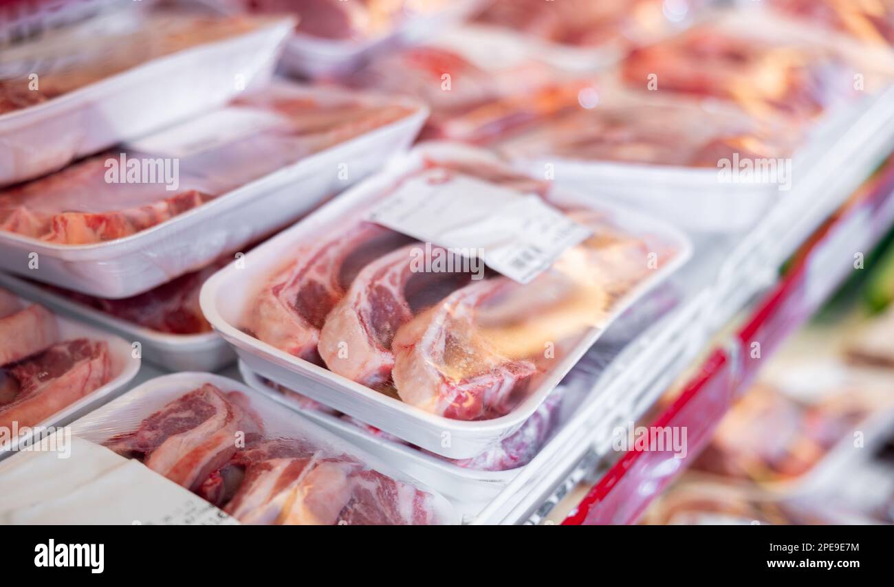 https://c8.alamy.com/comp/2PE9E7M/packaged-mutton-meat-laid-out-on-display-shelves-of-butcher-store-2PE9E7M.jpg