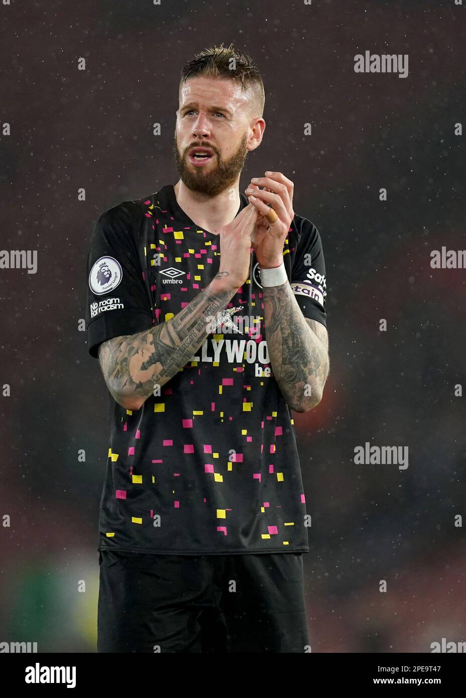 Brentford’s Pontus Jansson applauds supporters following the Premier League match at St Mary's Stadium, Southampton. Picture date: Wednesday March 15, 2023. Stock Photo