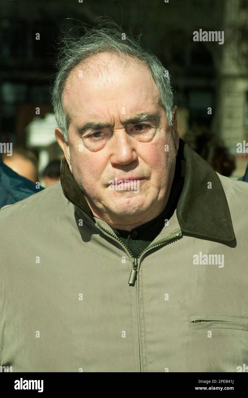 Arnold Squitieri, center, accused underboss of the Gambino crime family