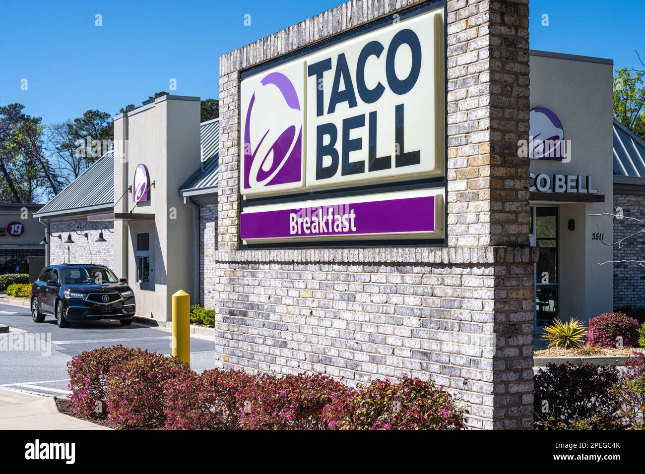Taco Bell Mexican fast food restaurant in Snellville (Metro Atlanta), Georgia. (USA) Stock Photo