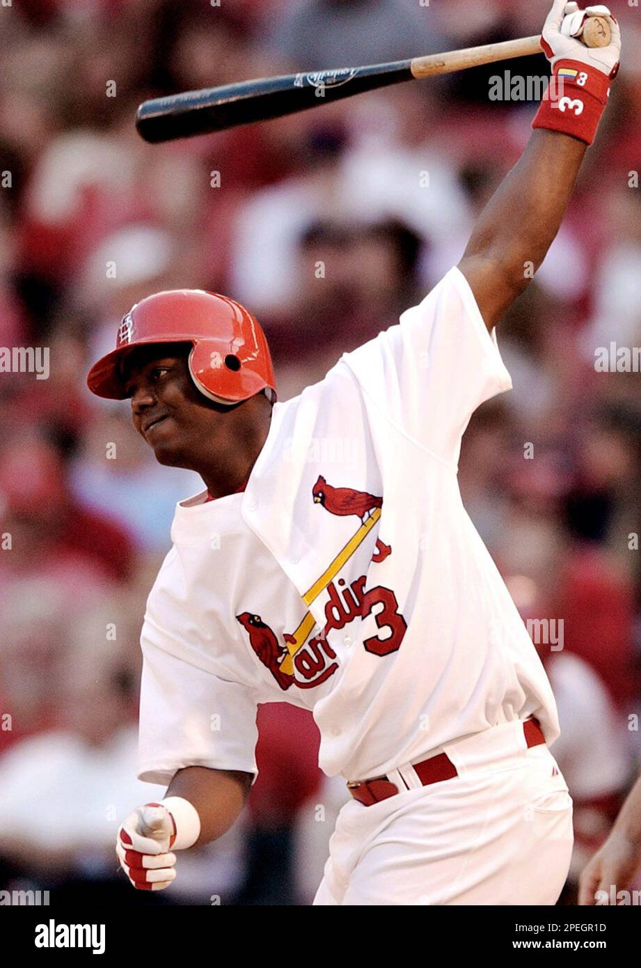 FILE ** St. Louis Cardinals shortstop Edgar Renteria at bat Aug. 17, 2004  in St. Louis. Talks between Renteria, a free agent, his agents and the St.  Louis Cardinals continue. A