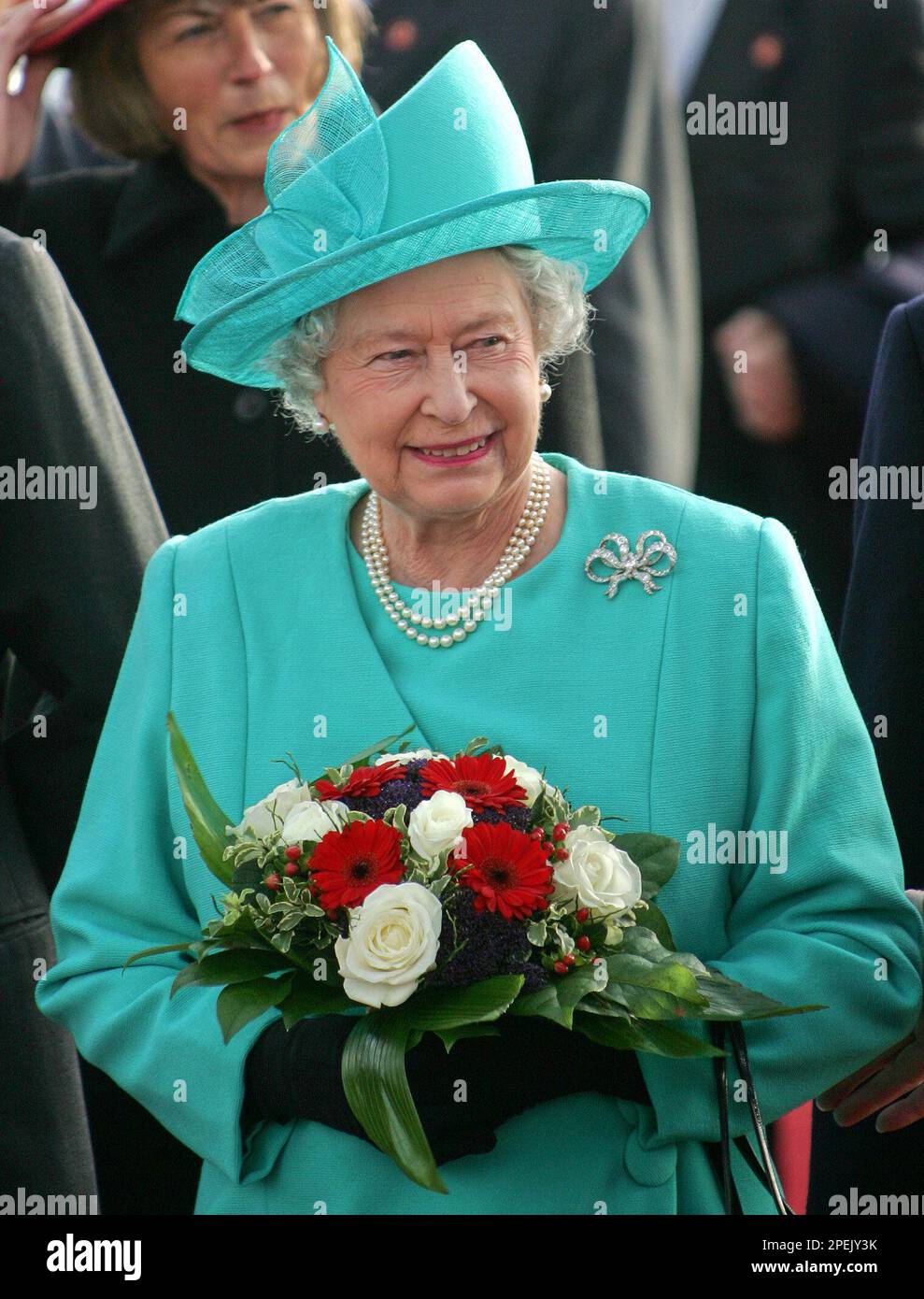 ＱＵＥＥＮ　ＥＬＩＺＡＢＥＴＨ　ＴＨＥ　ＳＥＣＯＮＤ 5120x8VeltL._UF350,350_QL50_.jpg