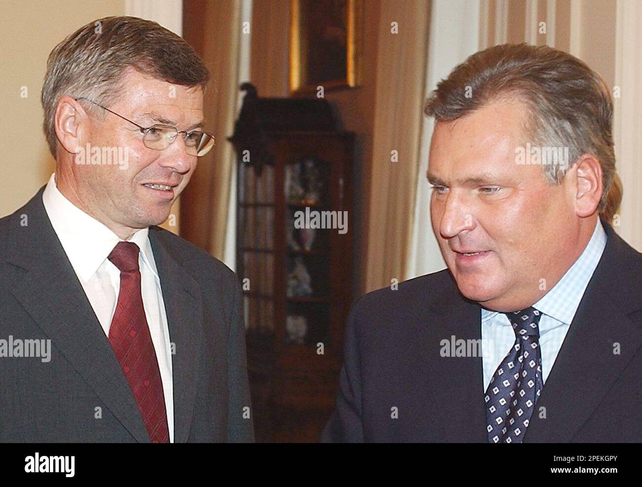 Polish President Aleksander Kwasniewski, right, and the Premier Minister of  Norway, Kjell Magne Bondevik, during their meeting in Warsaw on Tuesday,  Oct. 19, 2004. Bondevik pays a two-day visit to Poland. (AP