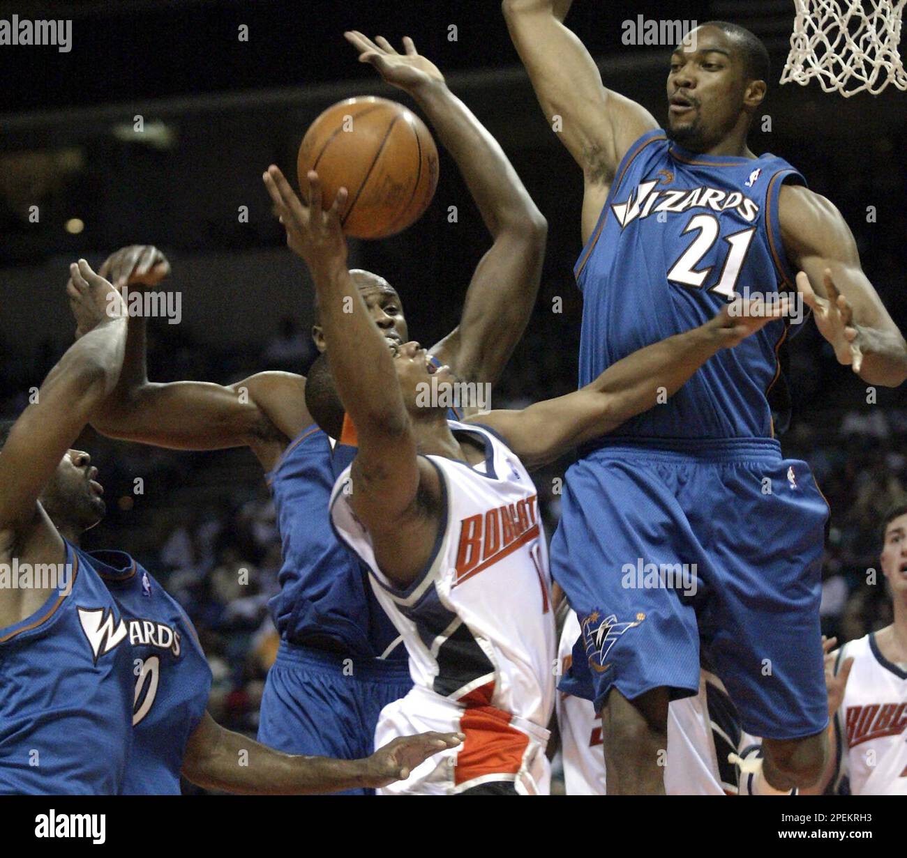 Gilbert Arenas (0) of the Washington Wizards drives to the basket