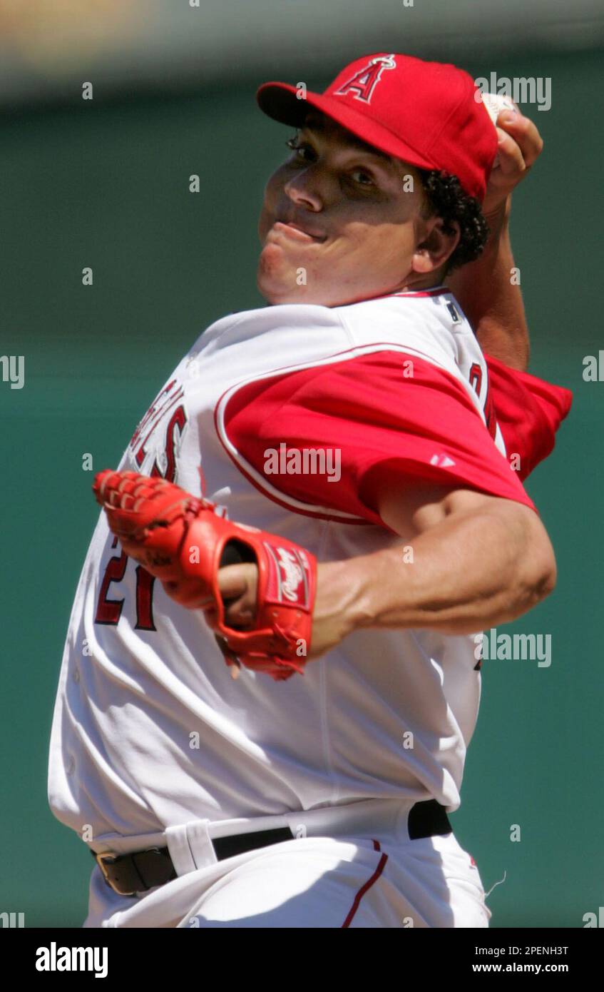 Anaheim Angels starter Bartolo Colon throws to the Chicago White Sox during  the first inning at Angel Stadium in Anaheim, Calif., Sunday, Sept. 12,  2004. (AP Photo/Chris Carlson Stock Photo - Alamy