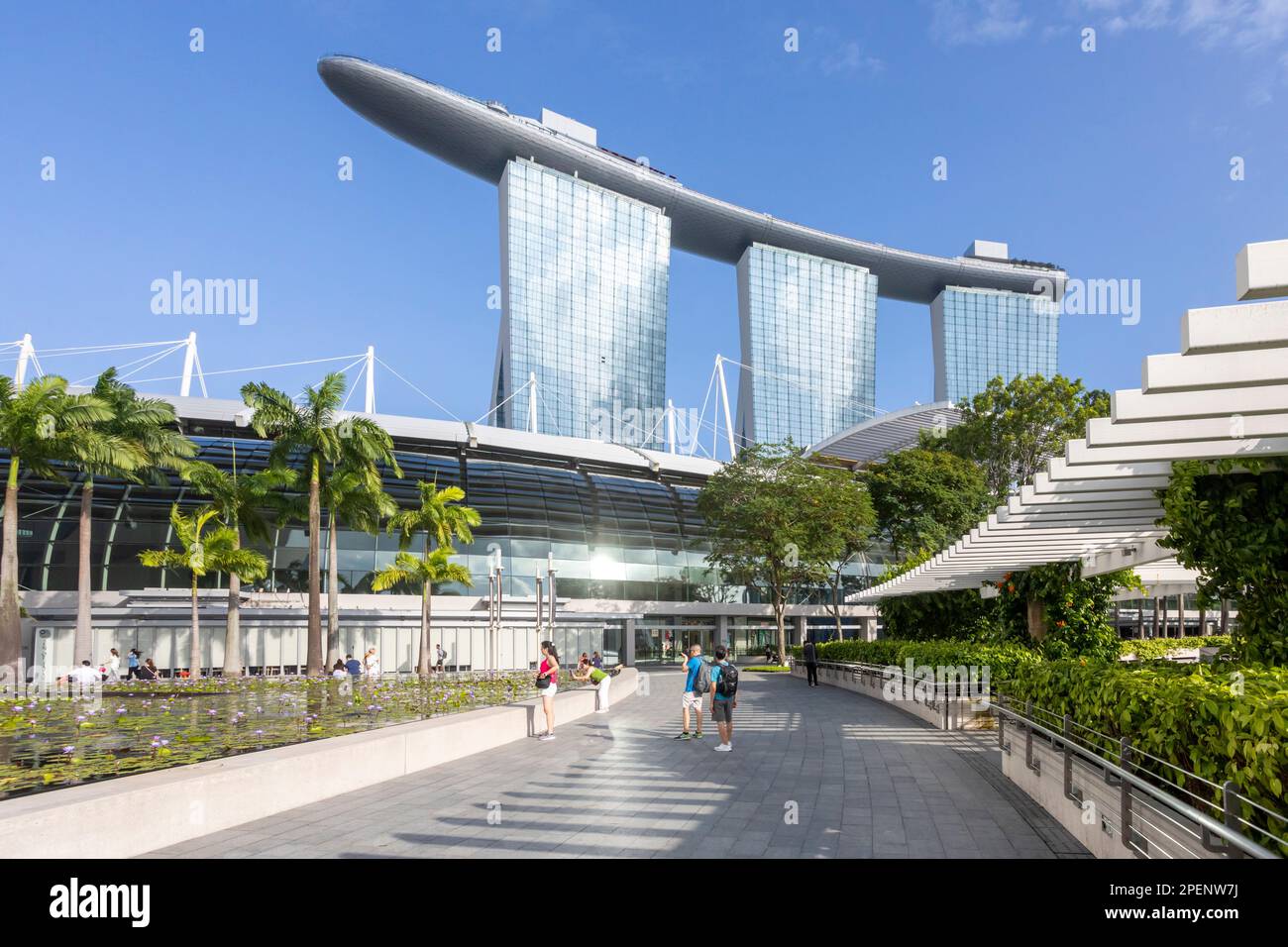 Marina bay sands hotel sunny hi-res stock photography and images - Alamy