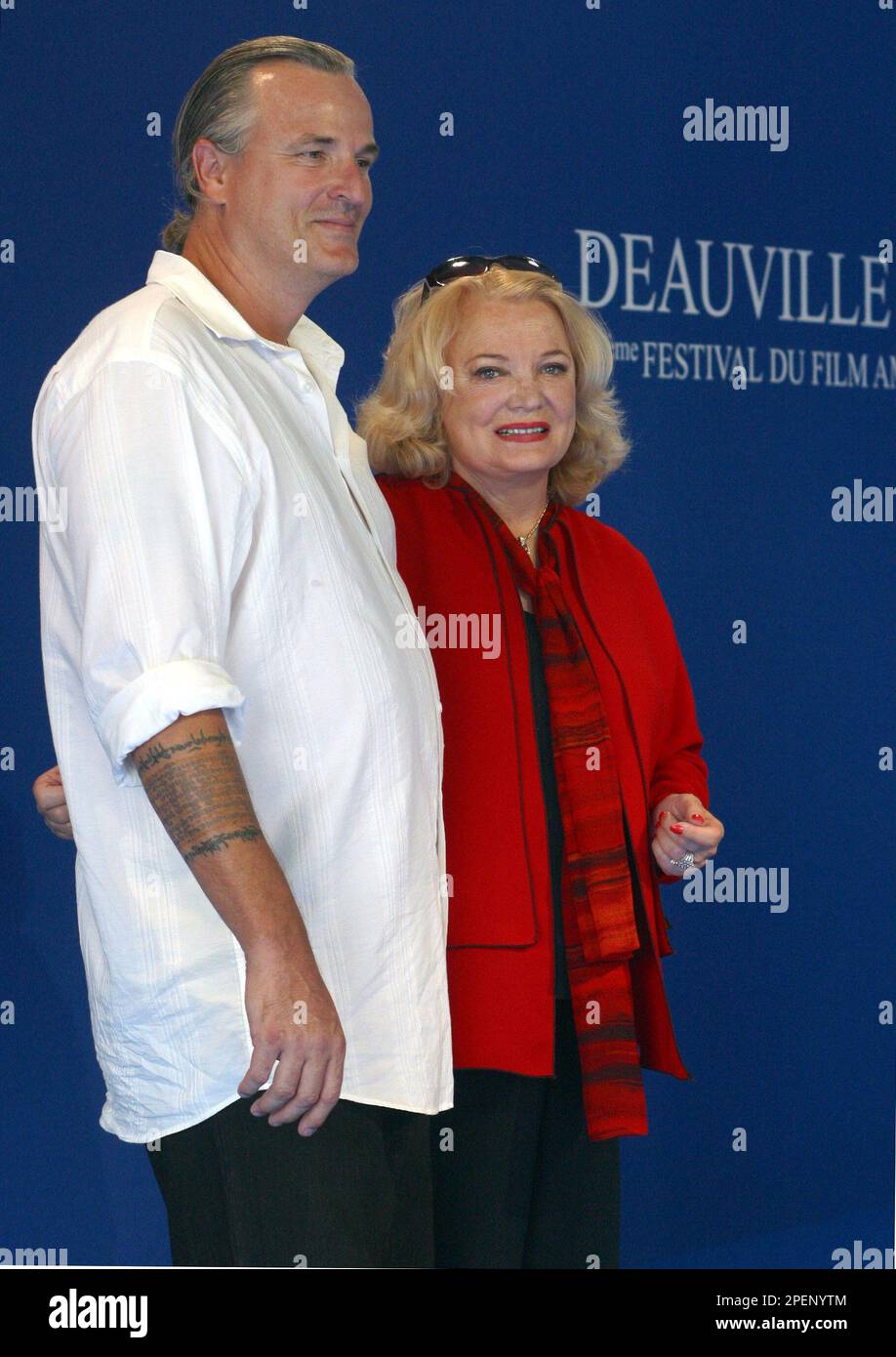 U.S. director Nick Cassavetes, left, poses with his mother U.S. actress  Gena Rowlands during a photocall after the screening of his film "The  Notebook" at the 30th American Film Festival of Deauville,