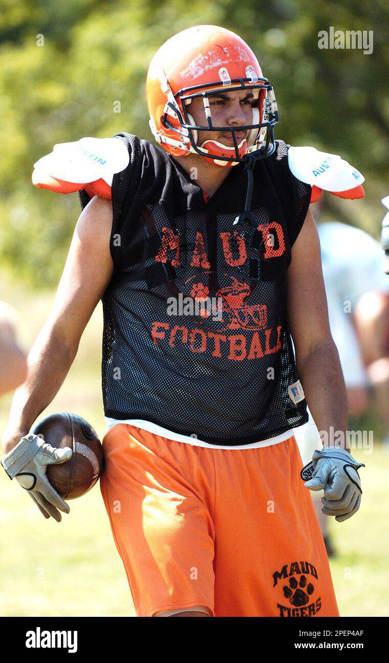 ** FILE ** Maud High School senior Faryss Coody, 17, watches teammates