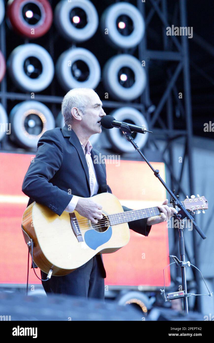 Paul Kelly and band performing at the Live Earth concert. Aussie
