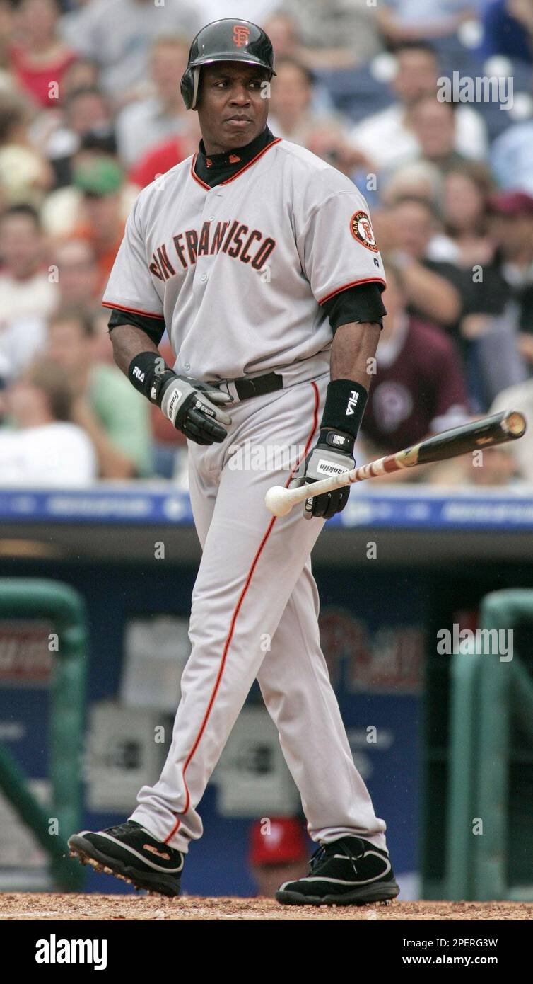 barry bonds bat flip