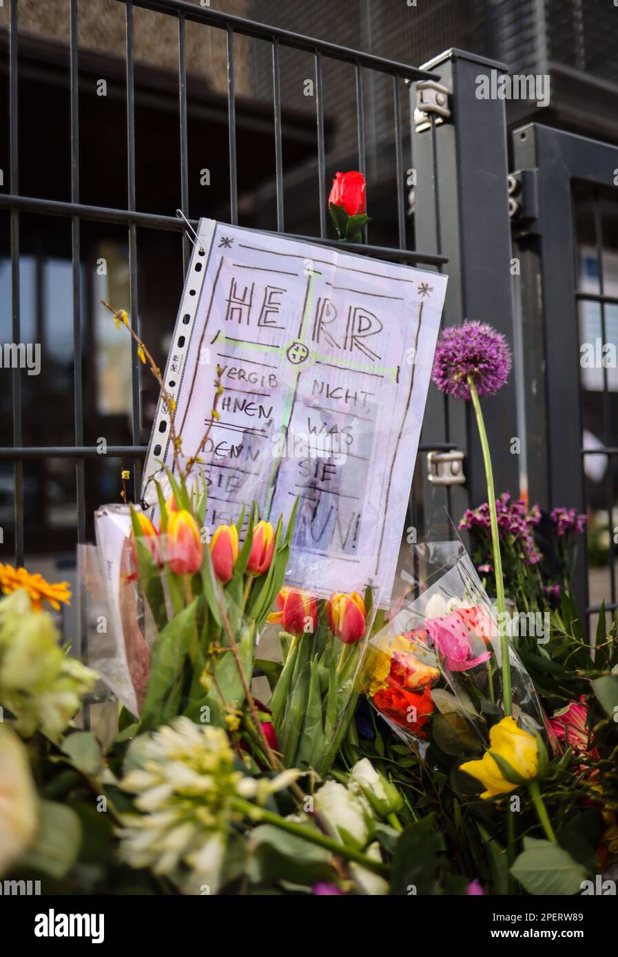 Hamburg, Germany. 16th Mar, 2023. A note with the text "Lord