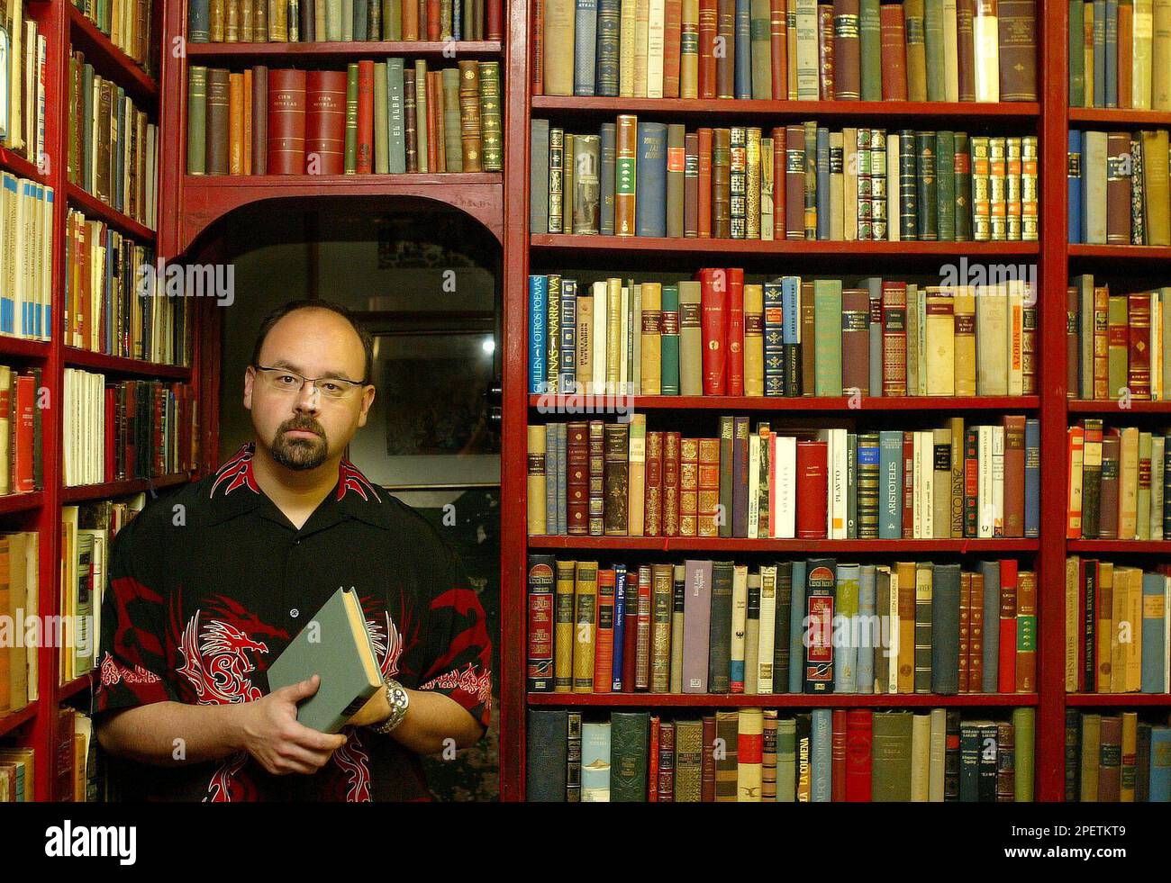 Carlos Ruiz Zafón bestsellers Spanish writer Stock Photo - Alamy