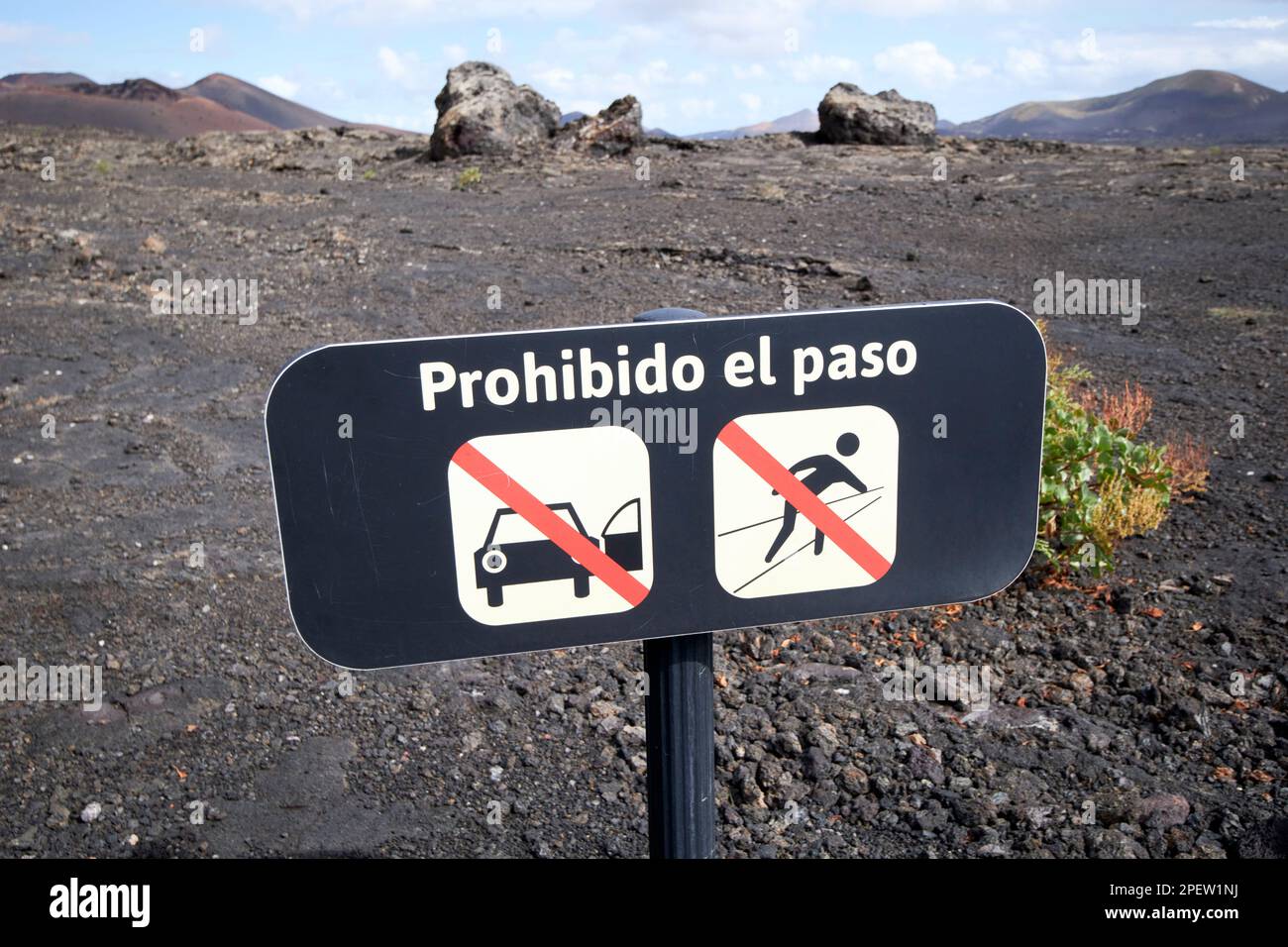 prohibido el paso no driving no walking in lava fields nature reserve parque nacional de timanfaya Lanzarote, Canary Islands, Spain Stock Photo