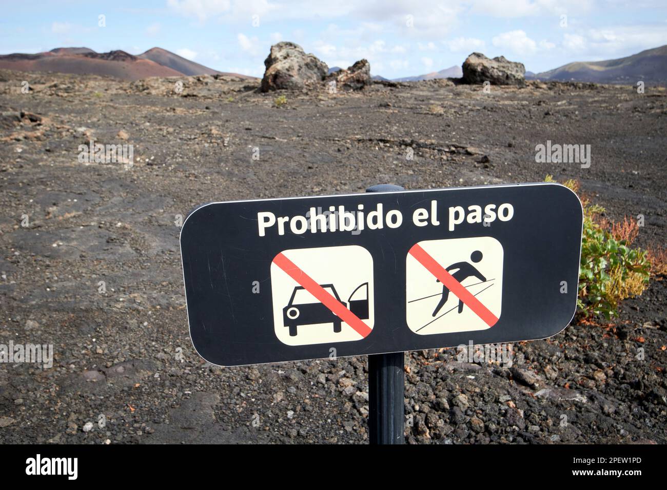 prohibido el paso no driving no walking in lava fields nature reserve parque nacional de timanfaya Lanzarote, Canary Islands, Spain Stock Photo