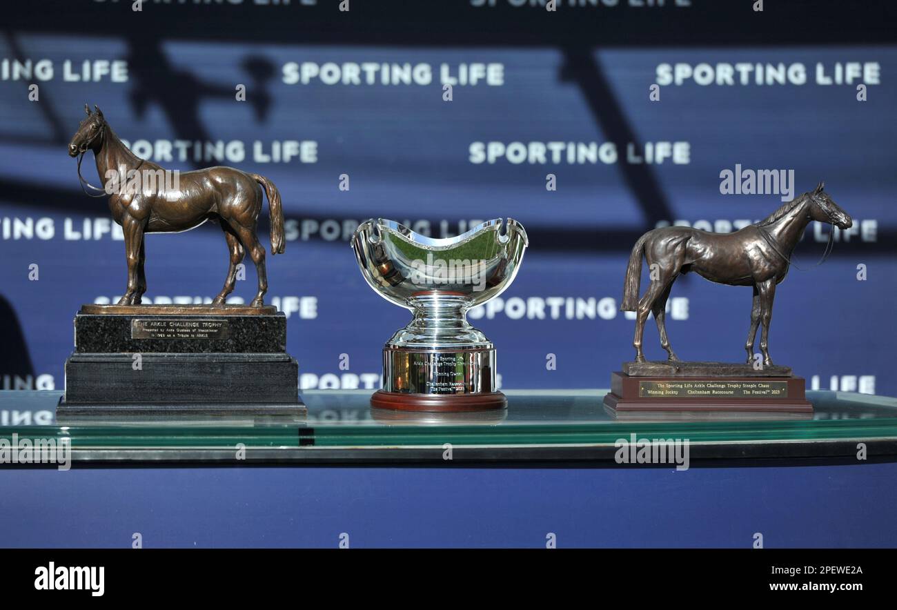 Race 2 The Sporting Life Arkle Trophy   The Arkle Trophy silverware and prizes for the winning connections    Horse racing at Cheltenham Racecourse on Stock Photo