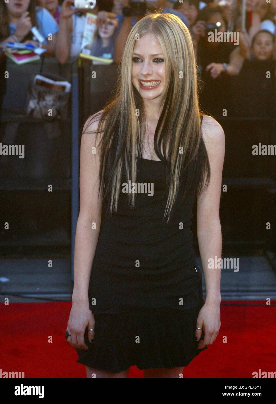 Singer Avril Lavigne smiles on the red carpet before the MuchMusic