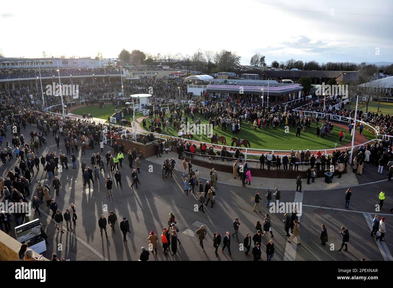 Crowds watching Race 6 The Boodles Juvenile Handicap Hurdle known as ...