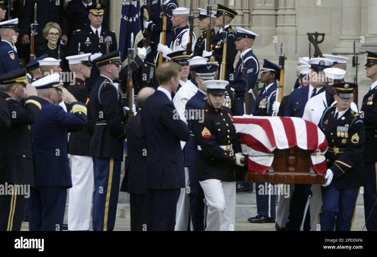 Former first lady Nancy Reagan, escorted by Maj. Gen. Galen Jackman ...