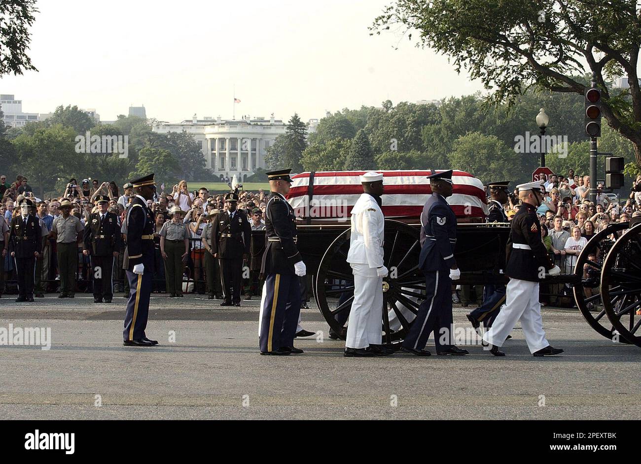 The casket of former President Ronald Reagan is led by caisson on ...