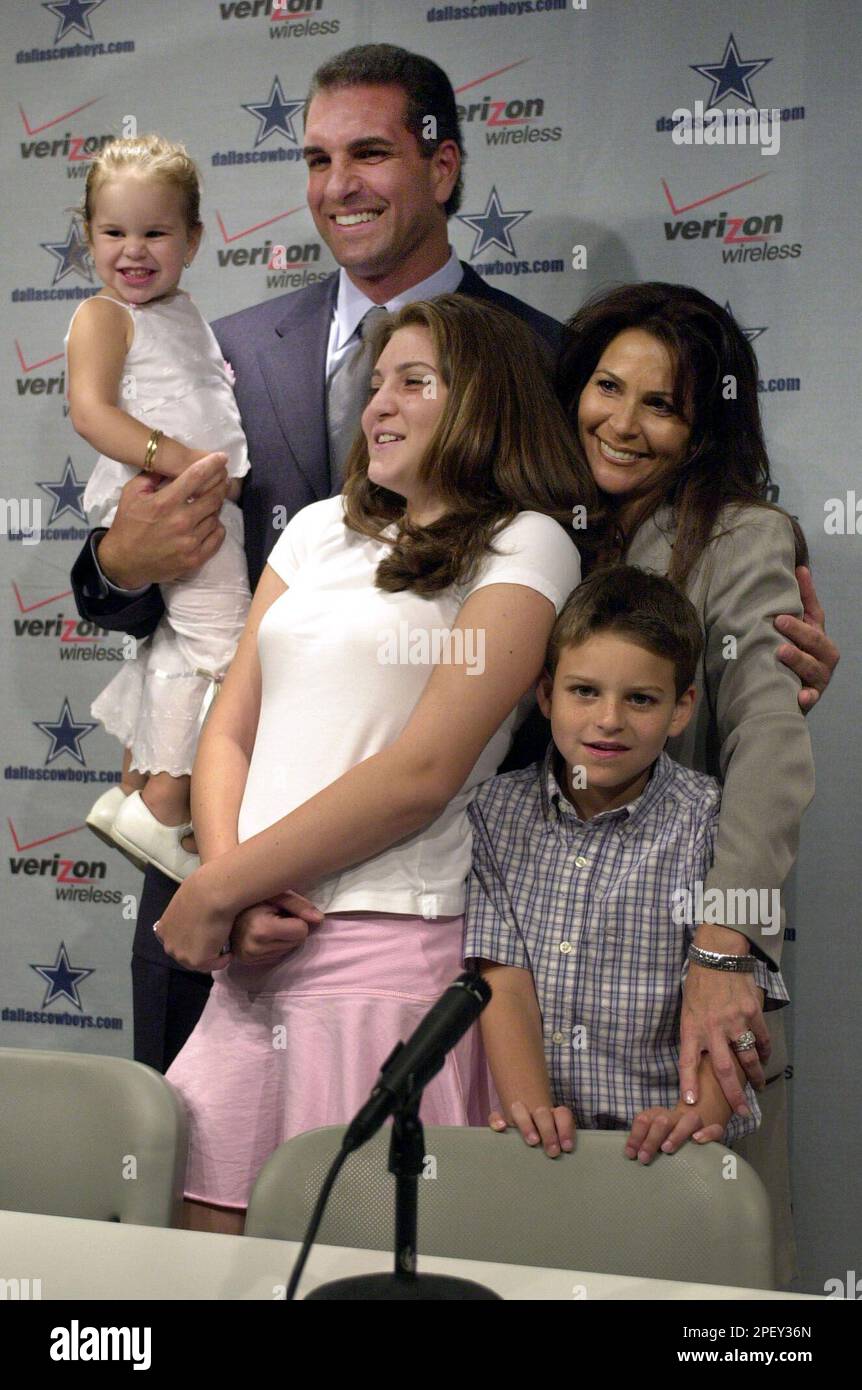 Former New York Jets quarterback Vinny Testaverde poses with his family
