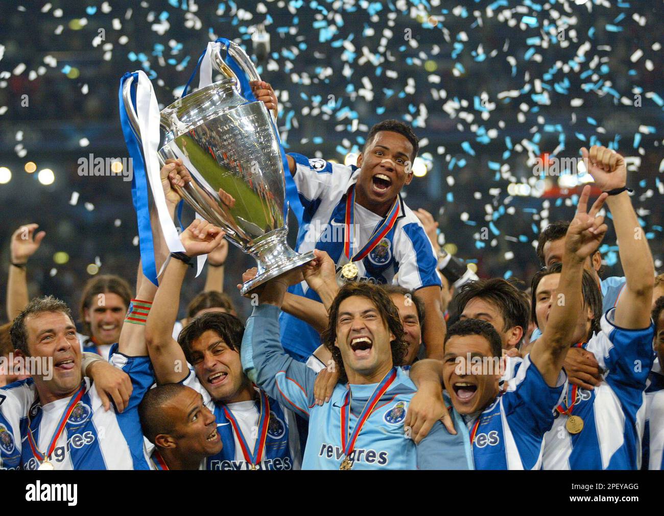 Porto players celebrate as they lift the trophy after beating