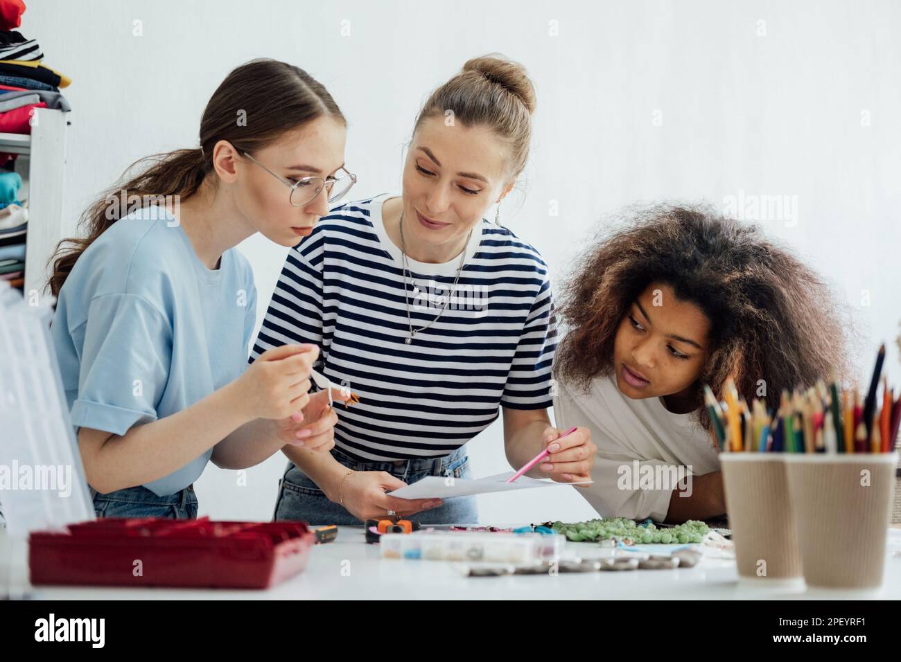 Creative workshops hi-res stock photography and images - Alamy