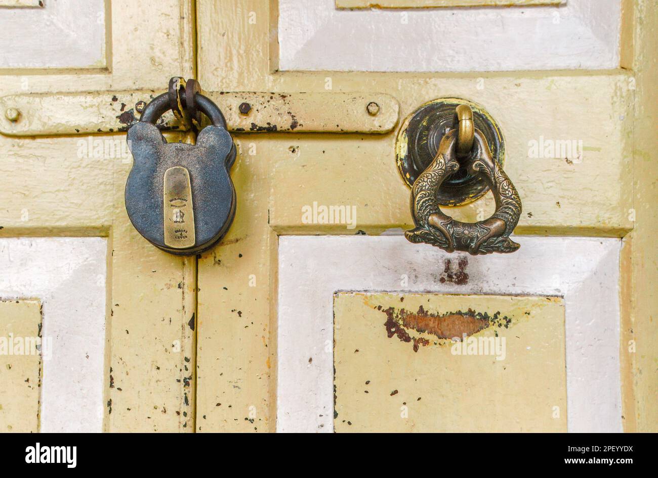 09 12 2007 Antique Door Lock On A Wooden Door Gangaramaya Temple