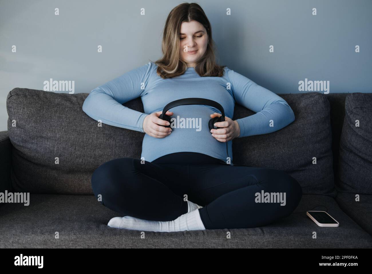 Pregnancy music for the unborn baby. Brain development. Pregnant woman