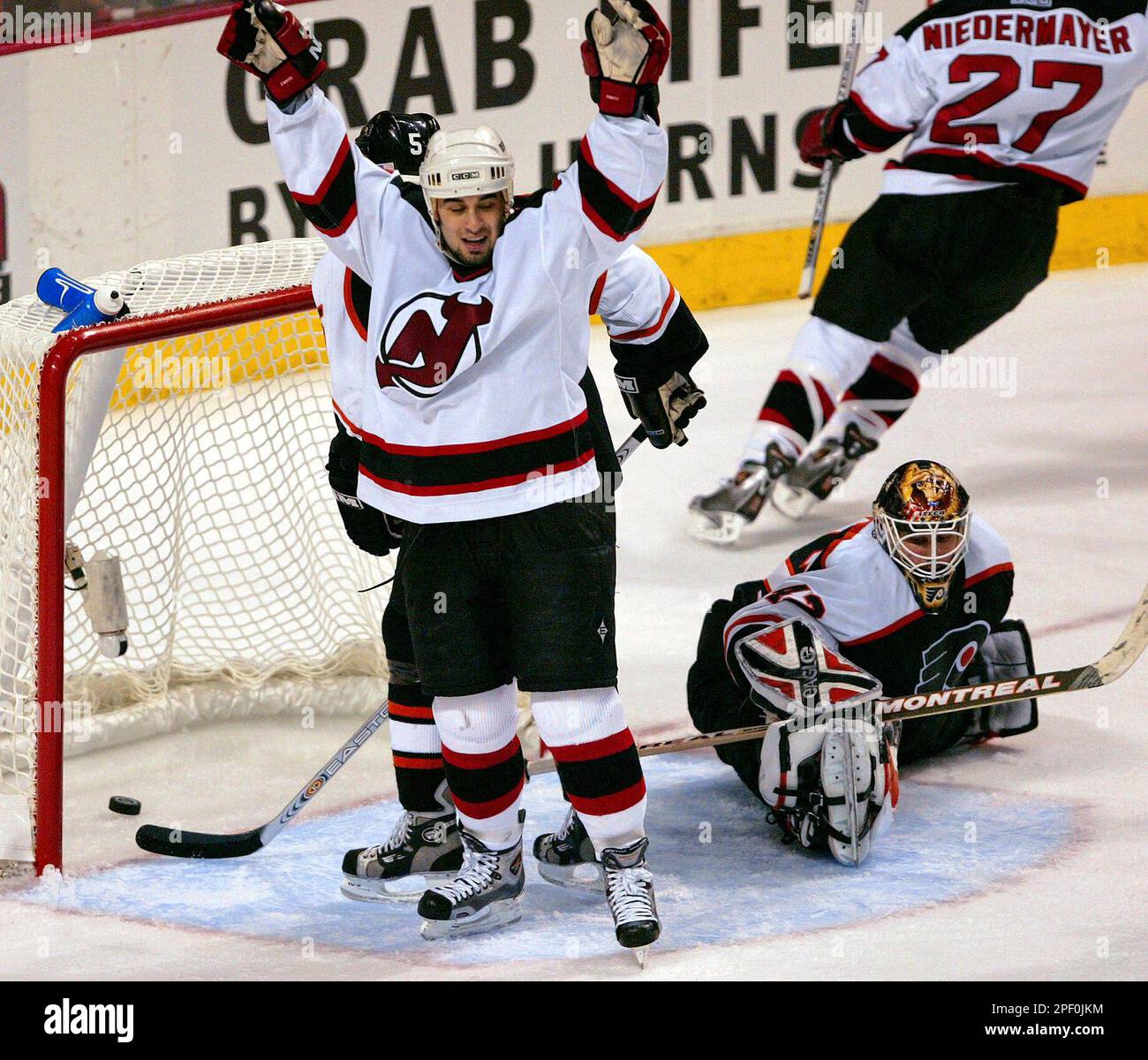 Scott niedermayer hi-res stock photography and images - Alamy