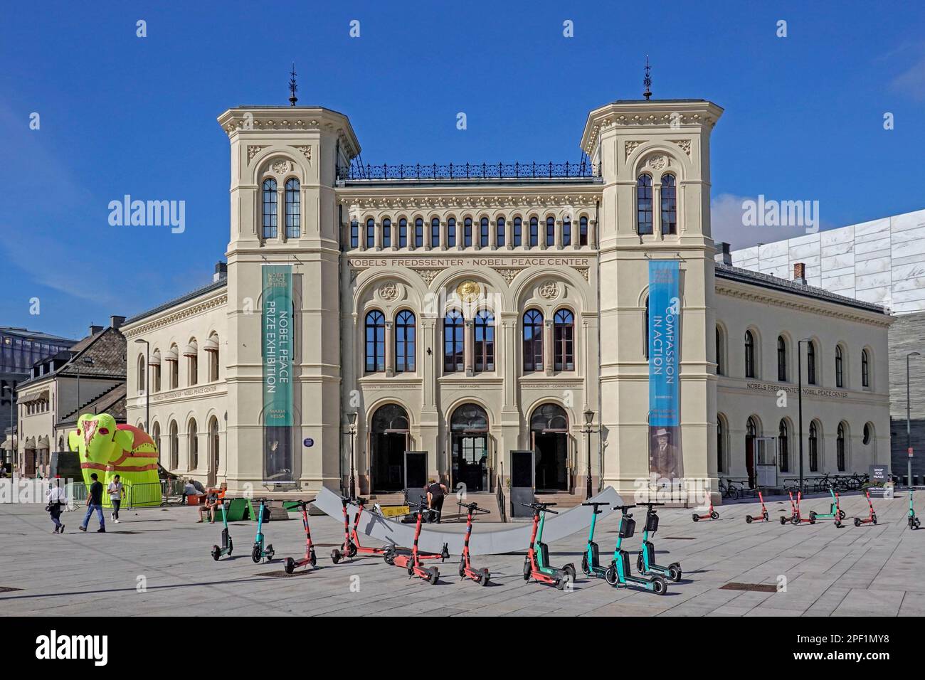 Norway, Oslo, Nobels Fredssenter - The Nobel Peace Center (2005) is the museum for the Nobel Peace Prize housed in former railway station building (18 Stock Photo