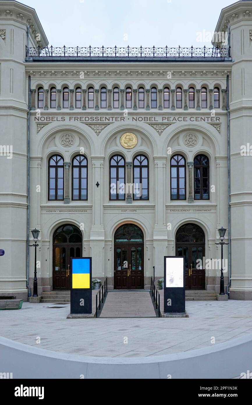 Norway, Oslo, Nobels Fredssenter - The Nobel Peace Center (2005) is the museum for the Nobel Peace Prize housed in former railway station building (18 Stock Photo