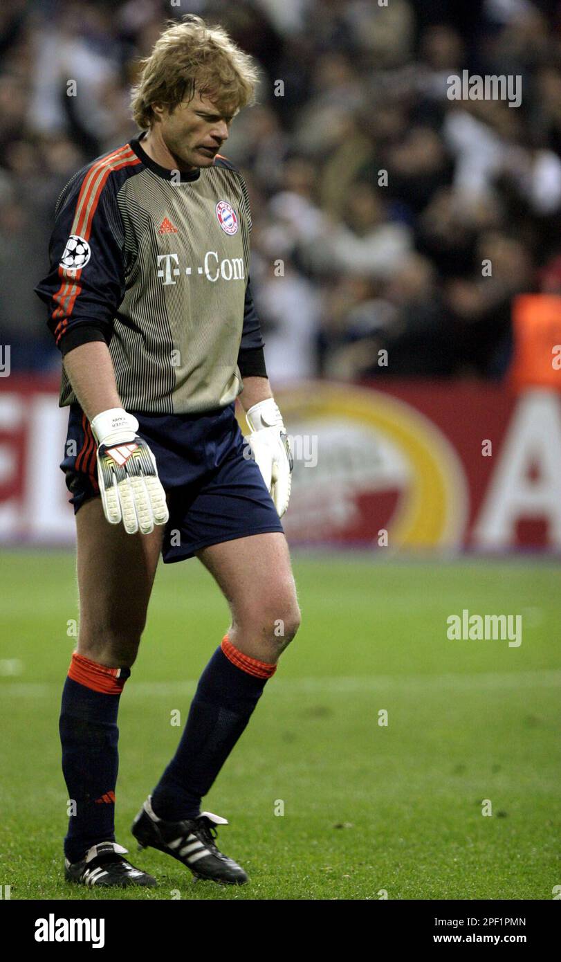 MUNICH, GERMANY - MARCH 07: Oliver Kahn goalkeeper of Munich reacts during  the UEFA Champions League round…