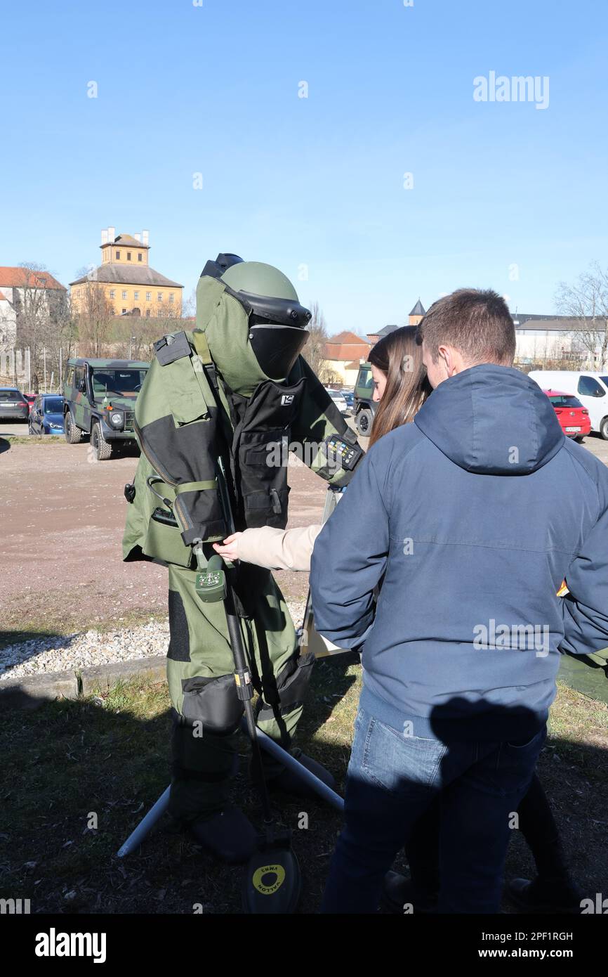 Zeitz, Germany. 16th Mar, 2023. Visitors look at a protective suit EOD-9 on the sidelines of the vows for recruits of the armored engineer battalion 701 from Gera. Credit: Bodo Schackow/dpa/Alamy Live News Stock Photo