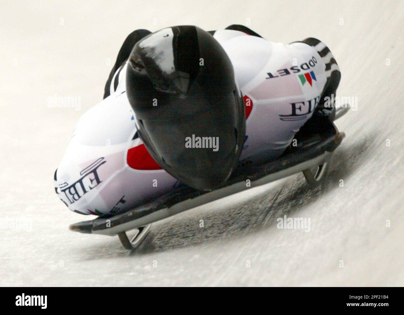 Bob Skeleton Racing Duff Gibson from Canada during the first run of the skeleton race at ...
