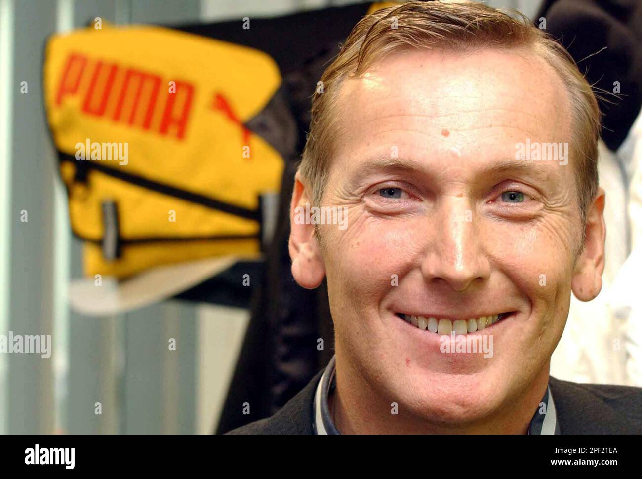 Puma AG Vorstand Jochen Zeitz stellte die neuen Rekordzahlen des  Sportartikelherstellers in Herzogenaurach am Freitag, 27. Februar 2004,  vor. Puma erreichte mit einem Umsatz von 1,3 Milliarden Euro einen neuen  Firmenrekord fuer