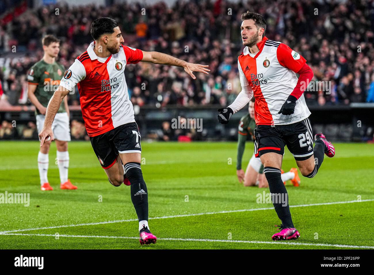 Rotterdam Santiago Gimenez of Feyenoord celebrates the 10 during the match between Feyenoord Rotterdam Santiago Gimenez of Feyenoord celebrates the 10 during the match between Feyenoord
