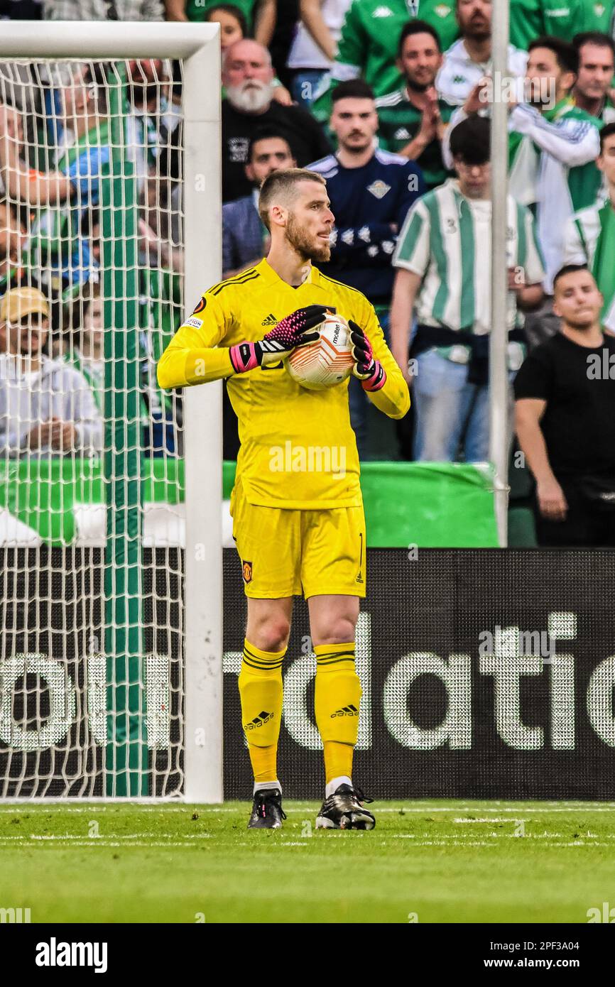 Hector Bellerin poses for photo during his presentation as new player of  Real Betis Balompie at Benito Villamarin stadium on September 9, 2021 in  Sevilla, Spain Stock Photo - Alamy