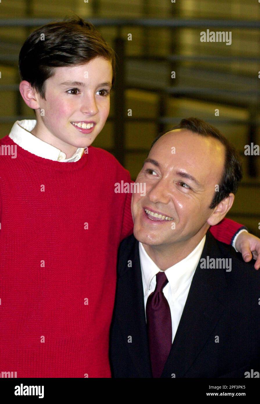 HollywoodSchauspieler Kevin Spacey, rechts, und der zehnjaehrige