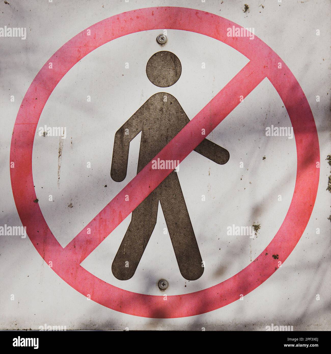 Crossed out sign hi-res stock photography and images - Alamy