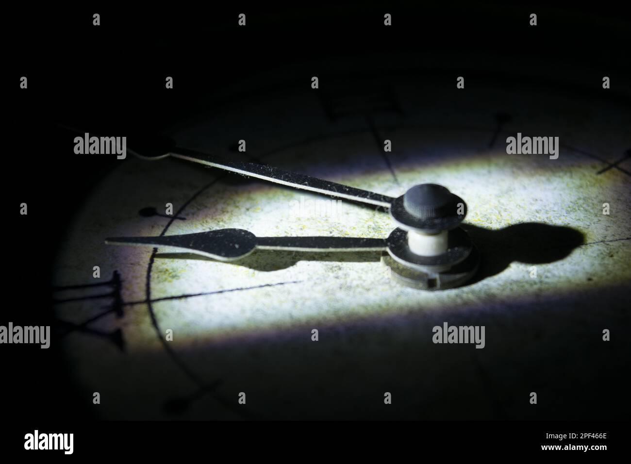 Which Direction Should Wall Clock Face at Debbie Lester blog