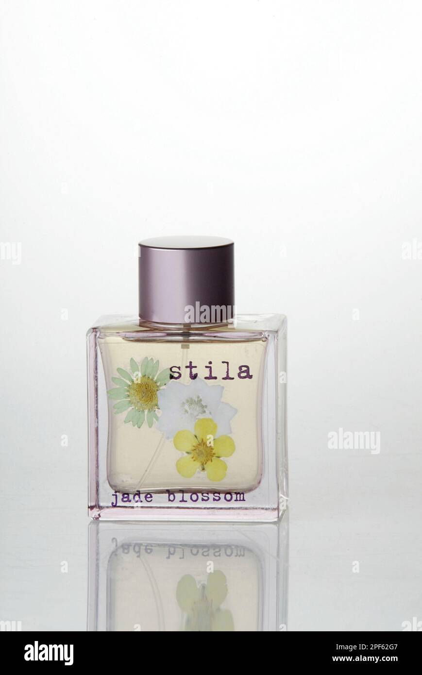 FASHION11B C 31MAR03 MG LS Stila perfume. This is for