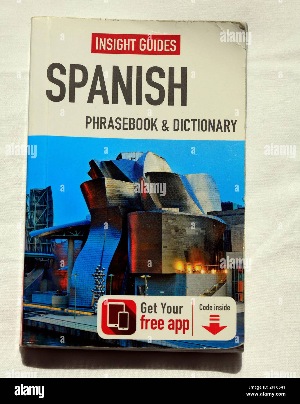 Book cover, paperback. Insight Guides Spanish Phrasebook and Dictionary
