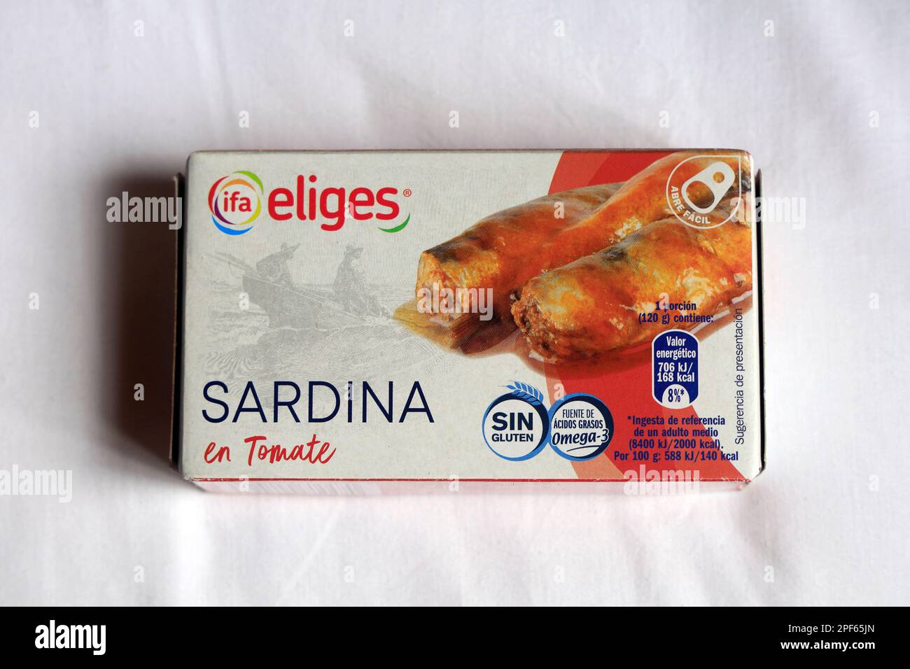 Sardines in tomato sauce in a box. Spanish language.cym Stock Photo Alamy