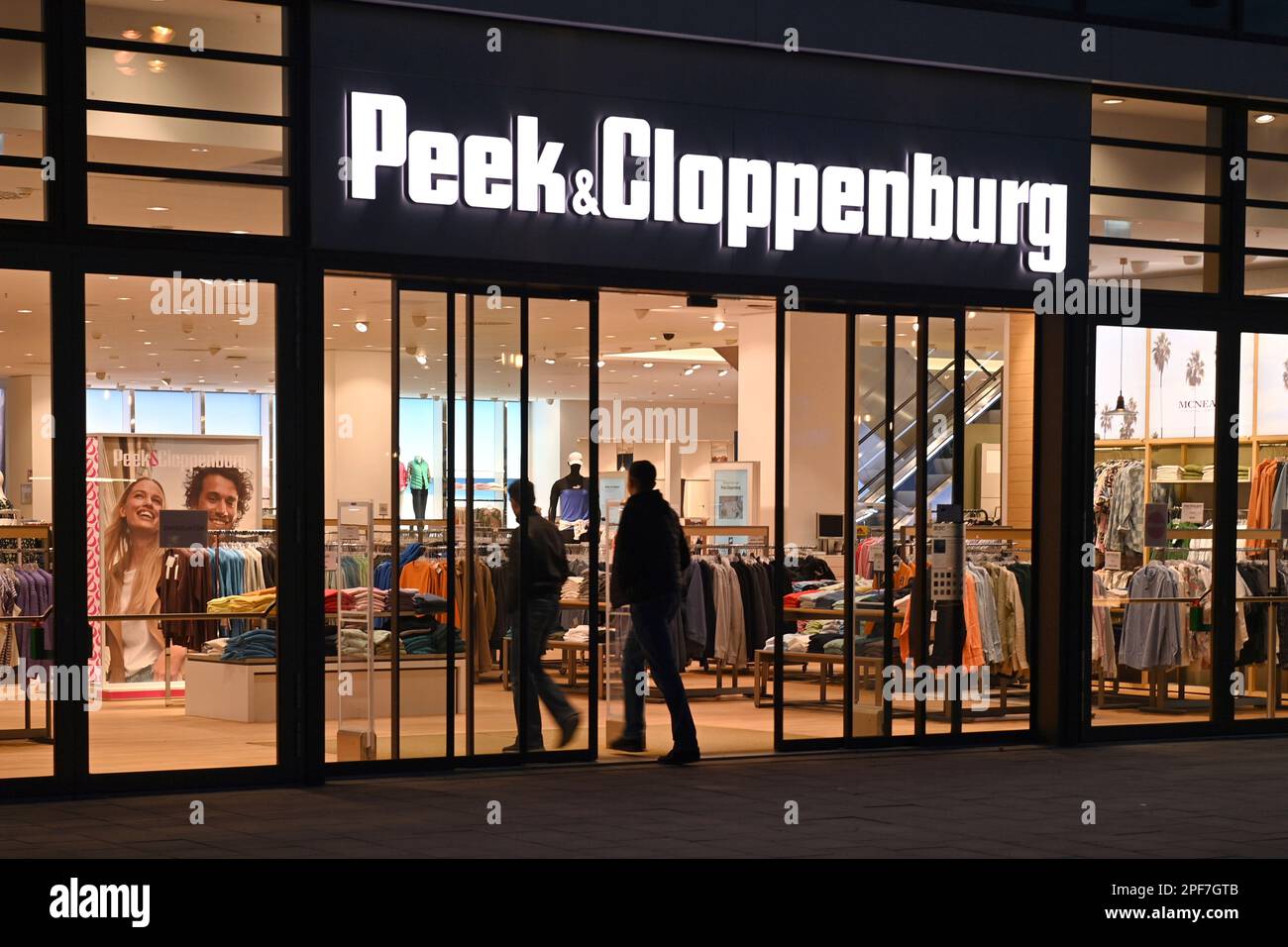 Munich, Deutschland. 16th Mar, 2023. Shock news .workers and customers: The  fashion retailer Peek & Cloppenburg (P&C) has applied for protective  shielding proceedings at the district court in Duesseldorf. P&C branch in