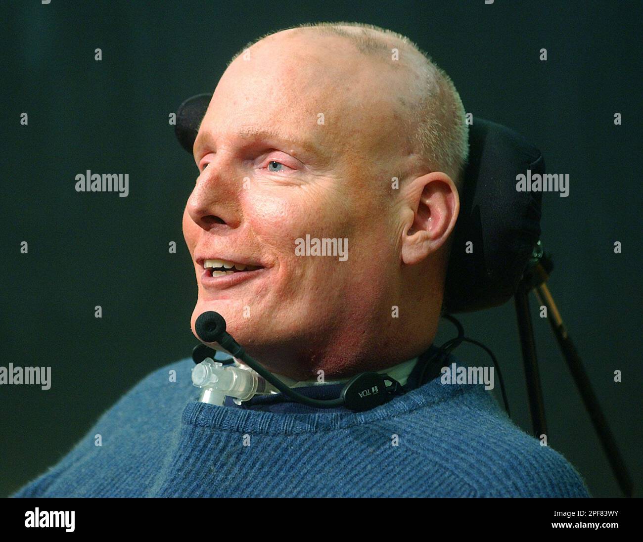 Actor Christopher Reeve smiles during a question and answer period ...