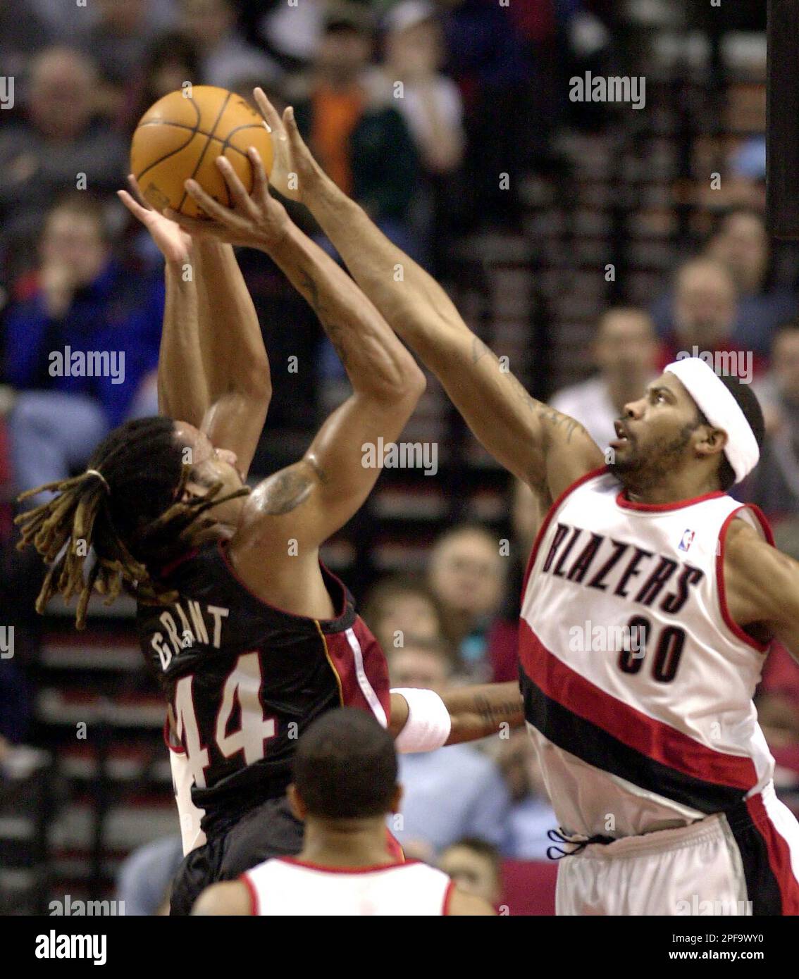 Portland Trail Blazers - PORTLAND, CA - MAY 27: Brian Grant #44 of the Portland  Trail Blazers dunks against the Utah Jazz in Game Six of the Western  Conference Semifinals during the