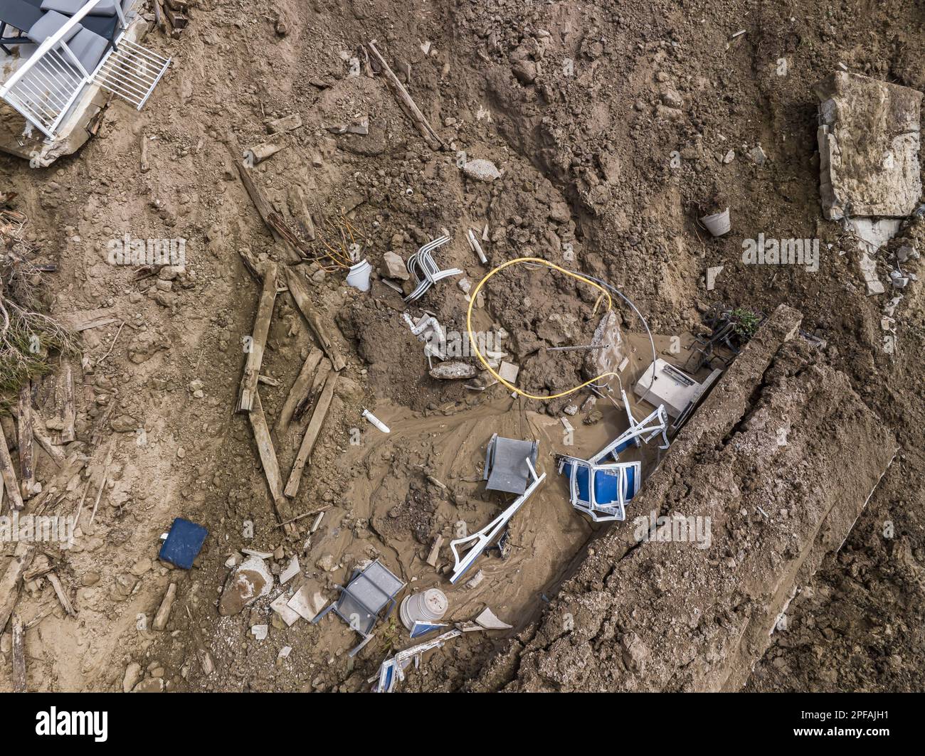San Clemente, USA. 16th Mar, 2023. A backyard of a cliffside home in