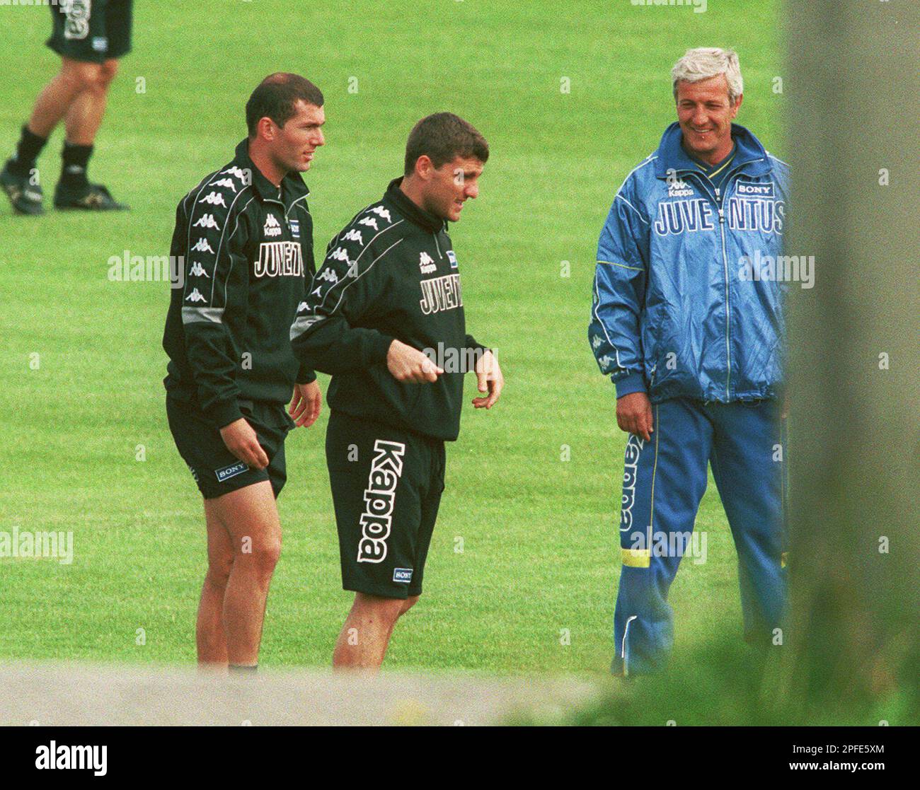 Marcello Lippi, right, coach of Juventus Turin soccer team watches Zinedine  Zidane, left, and Christian Vieri during a closed training session at  Lohhof near Munich, Germany, Tuesday, May 27, 1997. The Juventus