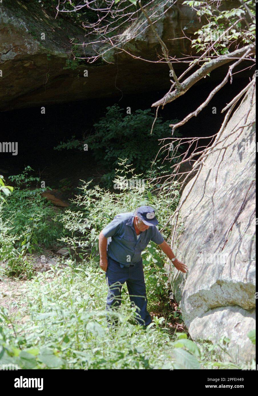 ADVANCE FOR AUG. 11 Richard Bond stands July 24, 1996, at the mouth