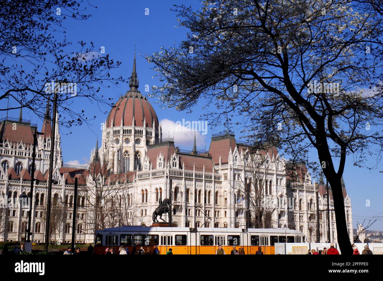 The neo-gothic Parliament building in Kossuth ter, Kossuth Square, designed by Imre Steindl in 1885, Budapest, Hungary Stock Photo